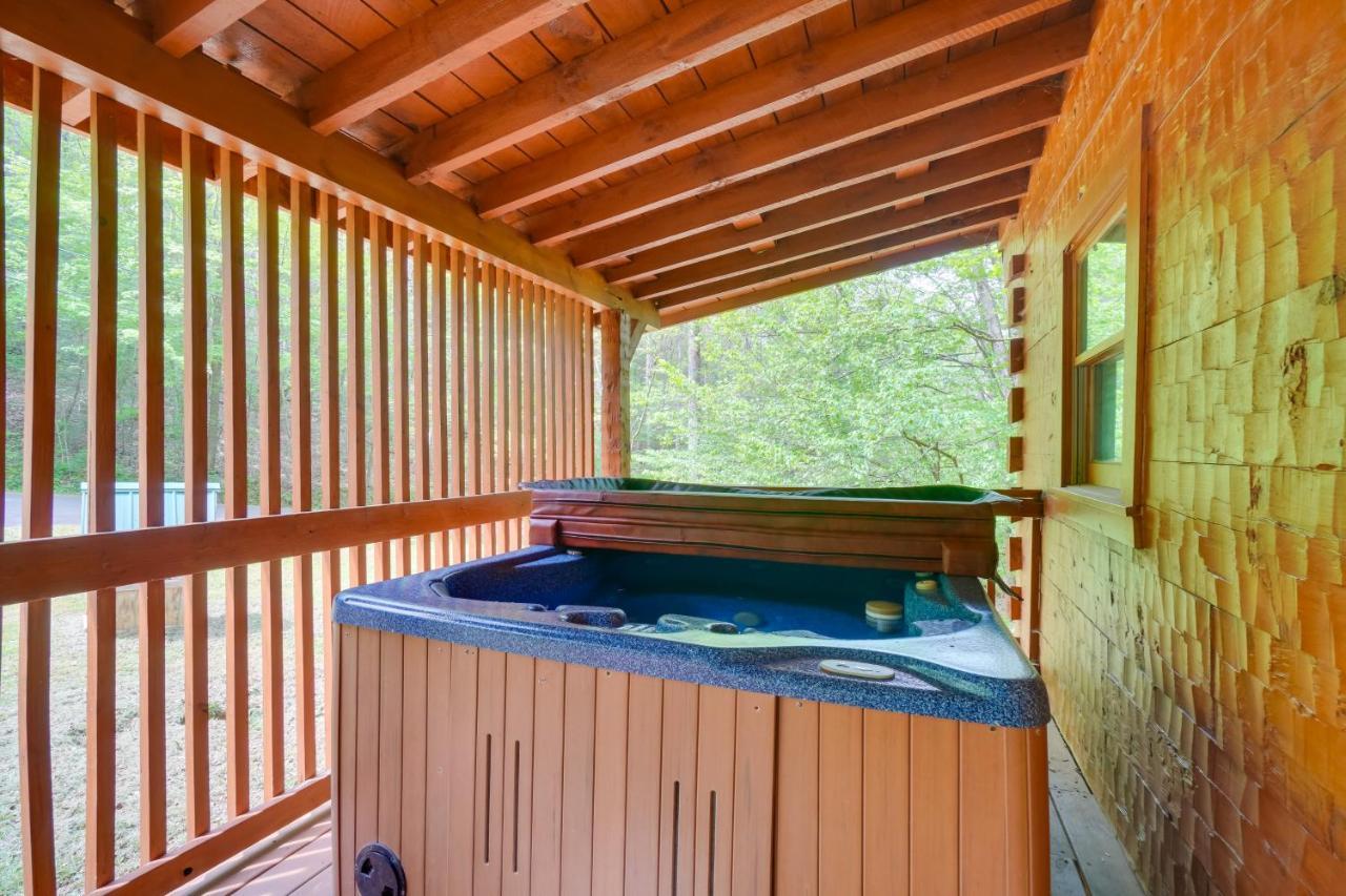 Cabin With Hot Tub About 6 Mi To Downtown Gatlinburg! Exteriér fotografie